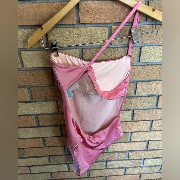 Kibys NWT Rose Roxy Moderate One Piece Swimsuit Shiny Rose Pink Size M - Picture 4 of 5